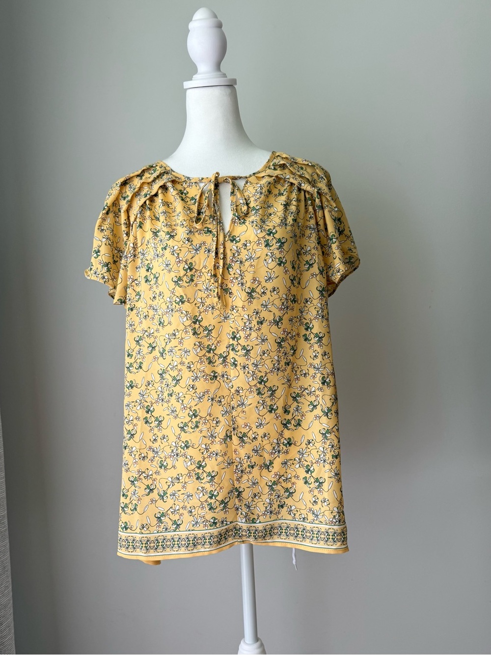 Max Studio Yellow Floral Tie-Neck Blouse with Green Accents M